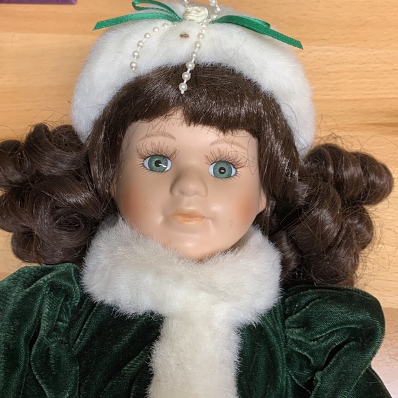 Victorian Collection 1994 Genuine Porcelain Doll By Melissa Jane # 76867 - Picture 2 of 6